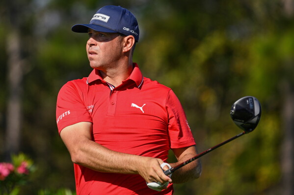 Gary Woodland's par putt at Bellerive books his Tour Championship trip
