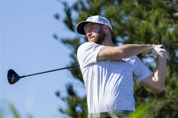chris-kirk-swinging-golf-club